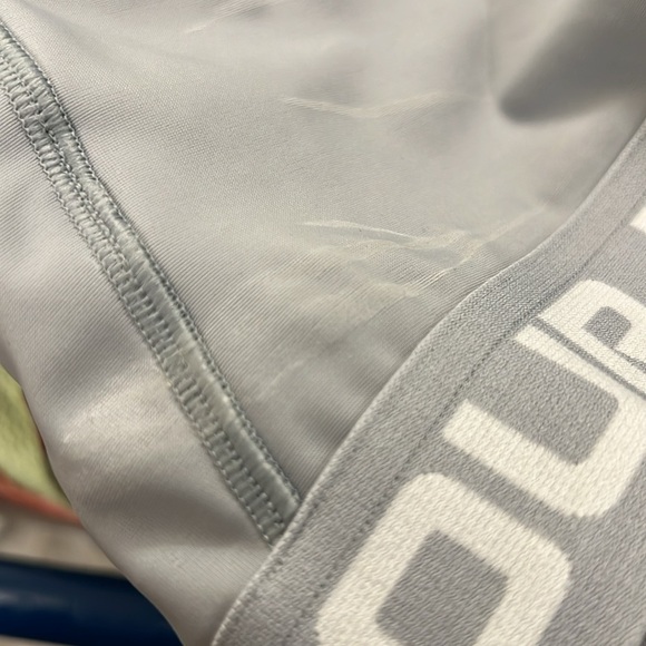 NW Under Armour Gray Sports Bra Moisture-Wicking Racerback - Picture 5 of 8